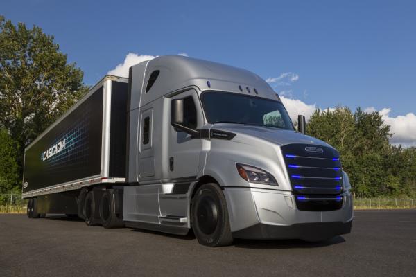 photo of Penske Truck Leasing and NFI Industries starting to test the first fully electric Freightliner trucks from end of 2018… image