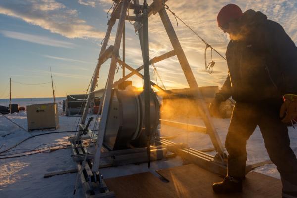 Drilling into the Thwaites Glacier in&hellip;