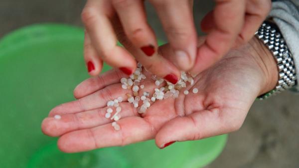 EU moves to curb plastic pellet spills…