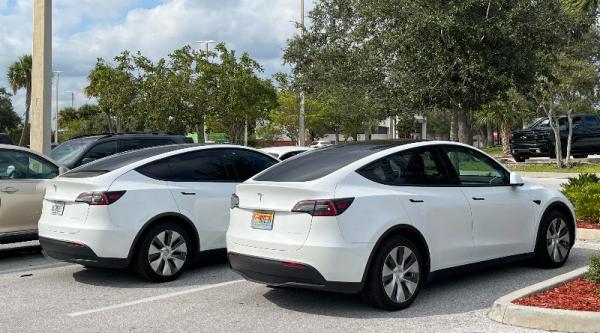 Are Tesla Execs Engaging In Insider…