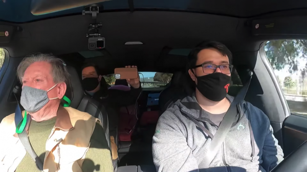 photo of Sandy Munro Is “Really Impressed” With Tesla’s Full Self Driving Beta image