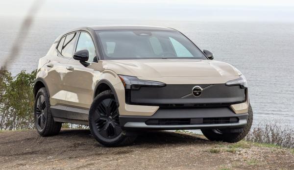 First Drive Of The 2026 Volvo EX30 Cross…