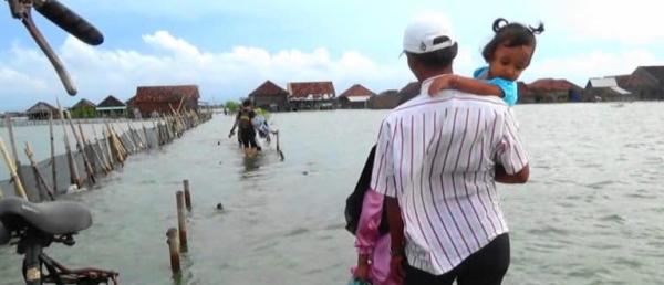 Indonesia’s giant Java seawall plan…