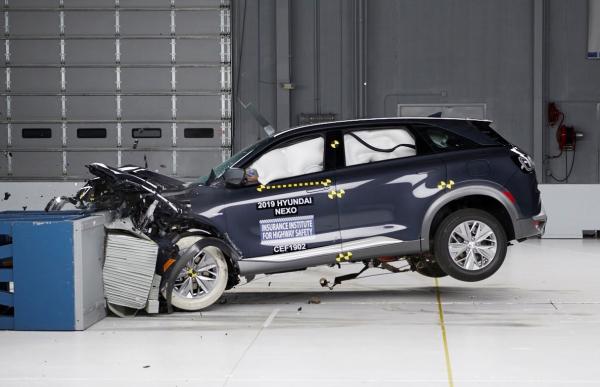 photo of Hyundai NEXO fuel cell SUV earns IIHS Top Safety Pick+ award; first production fuel cell to be crash tested by IIHS in… image