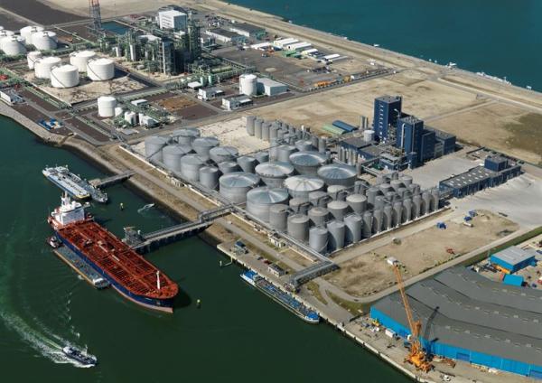 photo of Neste to acquire Bunge Rotterdam refinery to increase raw material pretreatment capacity for renewable products image