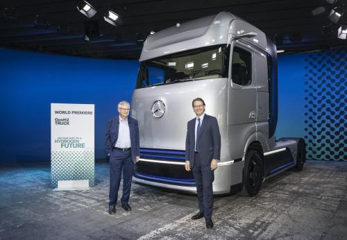 photo of Daimler Trucks unveils Mercedes-Benz fuel-cell concept truck, previews long-haul battery-electric truck; electrification… image