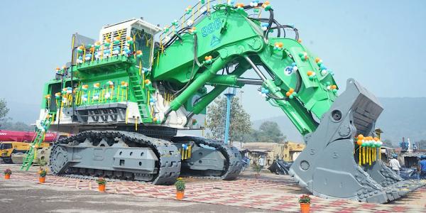 MASSIVE 600 ton Liebherr mining&hellip;