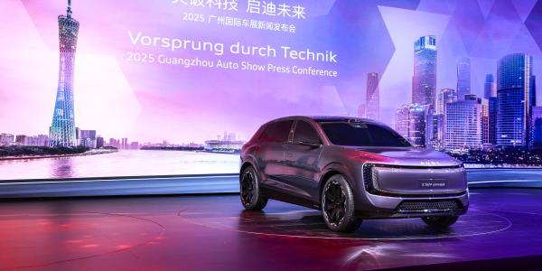New electric AUDI E SUV concept promises…
