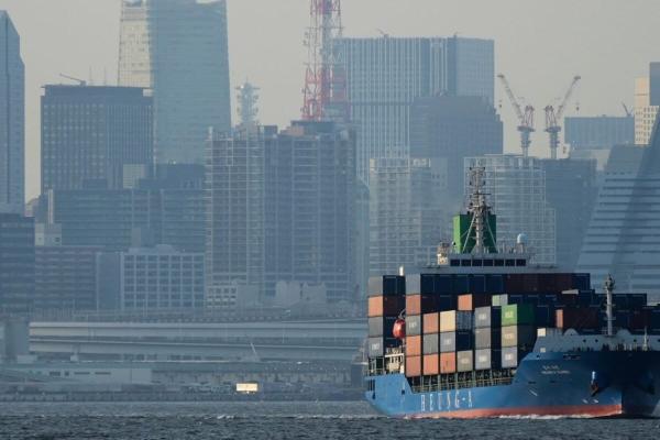 photo of US blocks a global fee on shipping emissions as international meeting ends without new regulations image