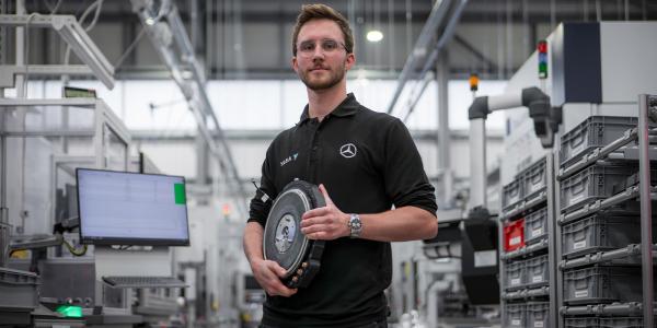 photo of YASA just destroyed its own record for power density with its state-of-the-art axial flux motor image