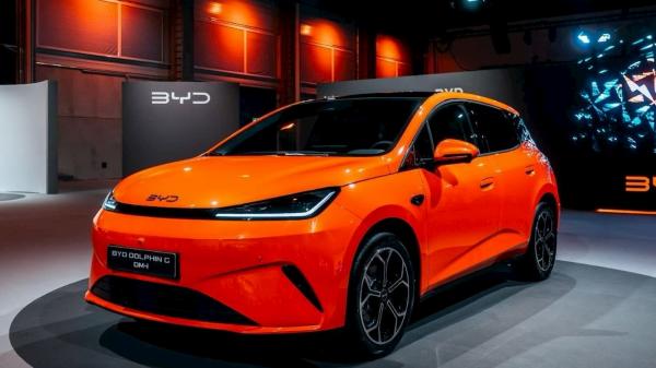 BYD’s ‘Super’ hatch goes on sale…