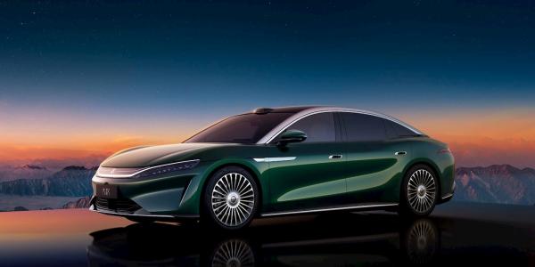 BYD’s sleek new flagship EV has a…