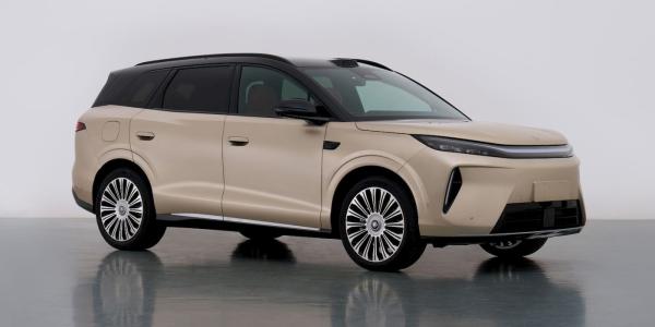 BYD’s new high-tech 5-seat electric…