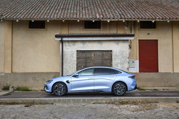 Push for Tariffs on Chinese EVs in…