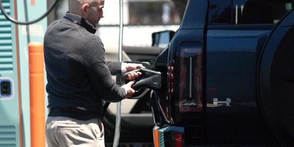 GM makes charging easy while Elon bets…