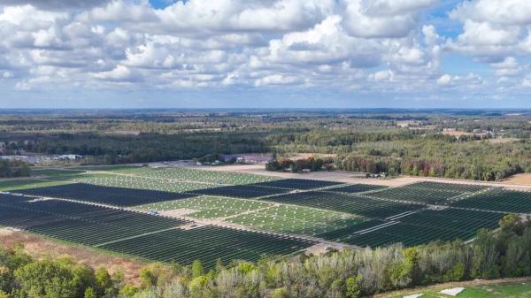 Ford backs a big new solar farm for its&hellip;