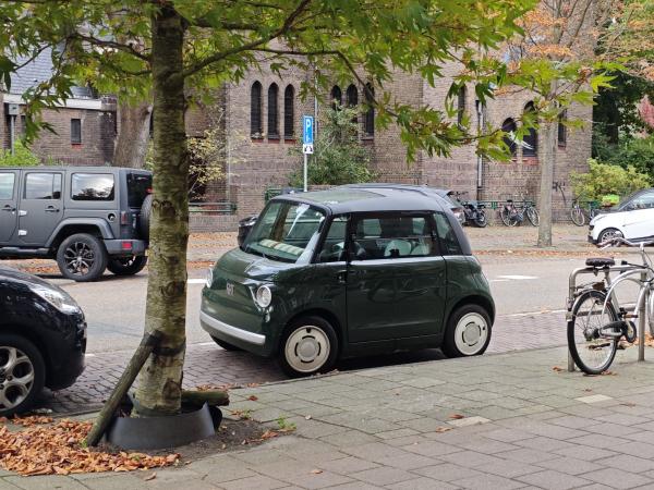 Amsterdam’s Tiny Electric Cars Are Not…