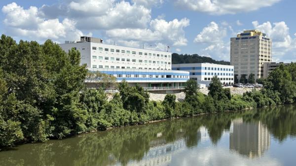 At least 170 US hospitals face major…