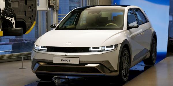 photo of Hyundai enters the EV price war with a new discount campaign image