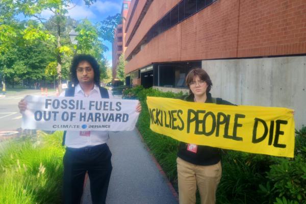 Climate Activists Disrupt Fossil Fuel…