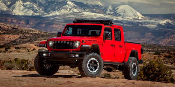 photo of Jeep axes the Gladiator 4xe, the plug-in hybrid pickup that we were promised image