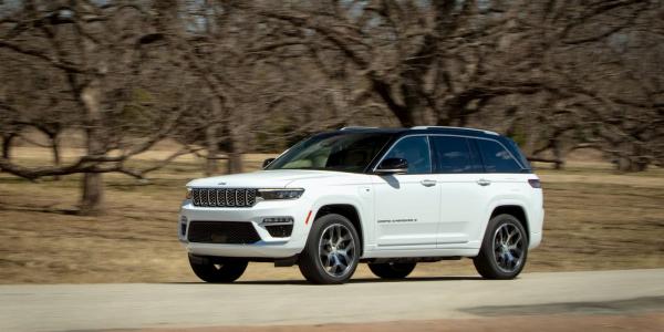 Jeep recalls 375,000 Wrangler and Grand…