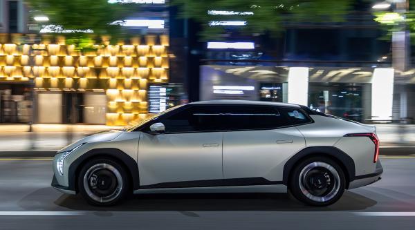 Kia EV4 Redefines the Electric Sedan…