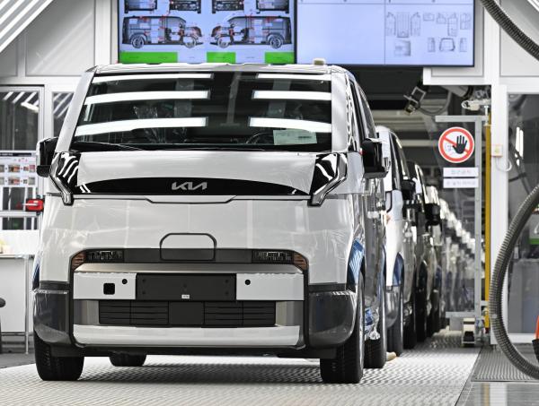 Kia Plans Huge Production Volumes of PBV…