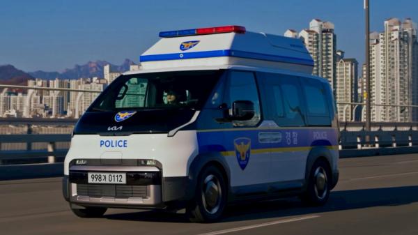 photo of Kia’s electric van is about to go on patrol with AI cameras and drones image