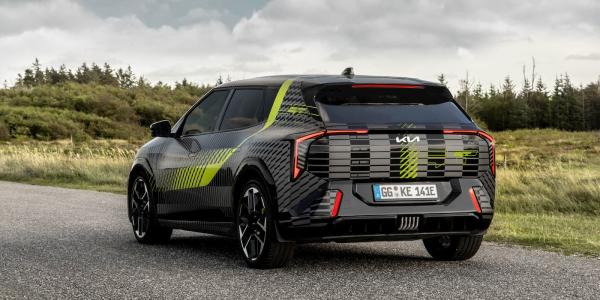 The Kia EV4 GT’s interior looks a…