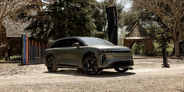 Lucid’s (LCID) luxury electric SUV is…