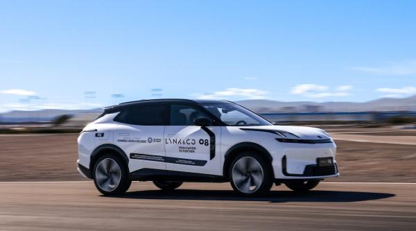 Lynk & Co 08 Achieves Guinness World…