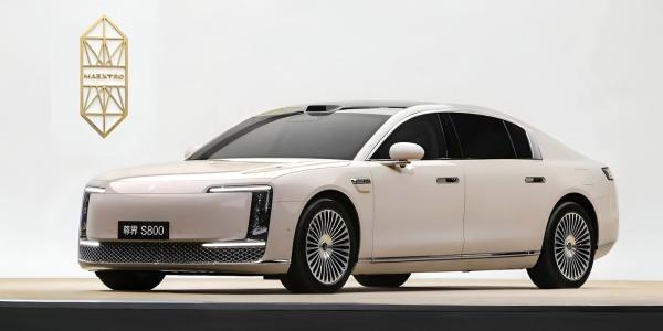 What $100,000 gets you in China: Rolls…