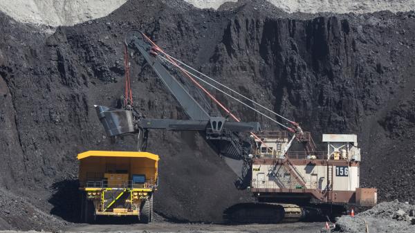 Trump’s 2-year reprieve gives coal…