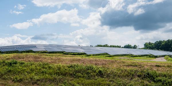 US solar sets new records as renewables…
