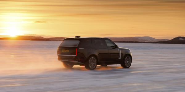 Range Rover’s first EV will beat its&hellip;
