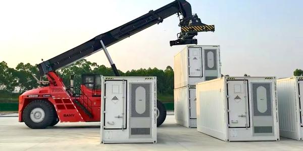 New 50-ton SANY reach stacker brings…