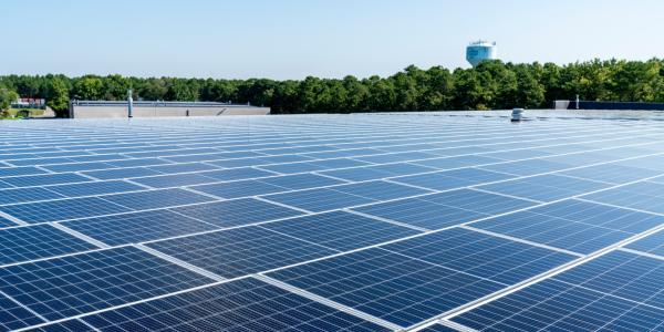 Solar growth surges, but Trump…