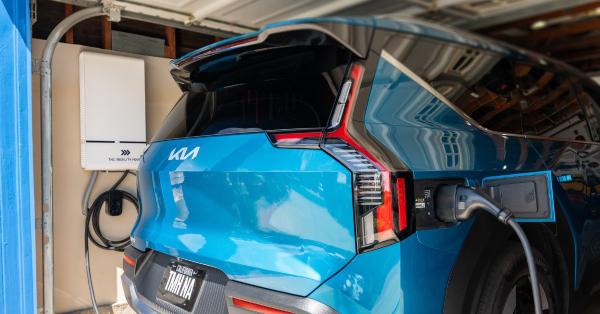 Massachusetts wants to pay EV drivers…