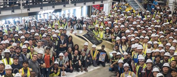 Tesla rolls first steering wheel-less&hellip;