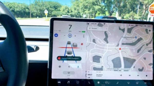 photo of Tesla “Full Self Driving” Will Include Pothole Avoidance, Vector-Space Bird’s Eye View … & What Else? image