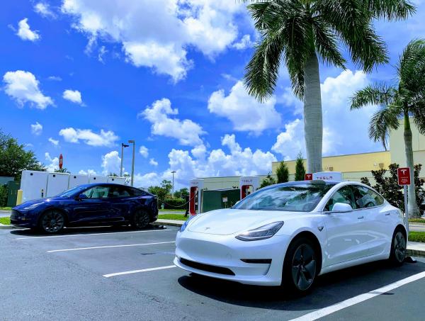 photo of Tesla Model 3 Had More Sales Than 2nd, 3rd, 4th, 5th, + 6th Best Selling Electric Vehicles In 1st Half Of 2020 image