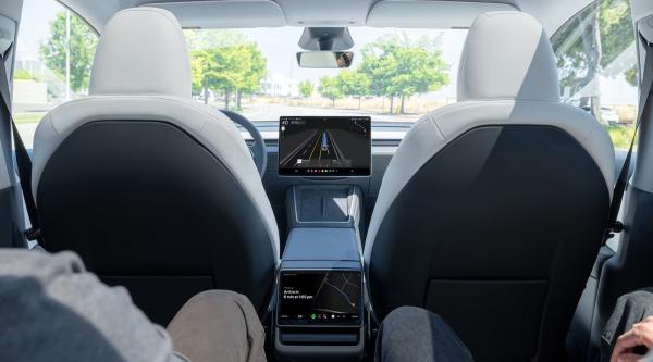 Tesla Expands Unsupervised Robotaxi&hellip;
