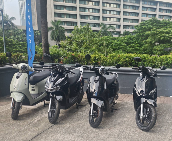 VinFast Debuts Electric Scooter Lineup…