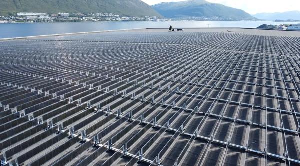 Bifacial Rooftop Vertical Solar Panels…