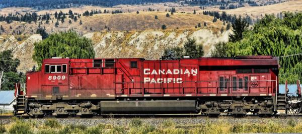 photo of Despite Risks, Canada's Tar Sands Industry Is Betting Big on Oil Trains image