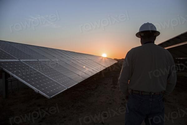 photo of Texas just shot its wind + solar boom in the foot on purpose [Update] image