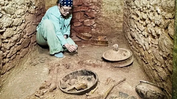 photo of Inside the Maya king’s tomb that rewrites Mesoamerican history image