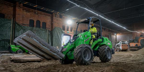 Avant joins the electric wheel loader…