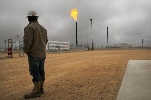 photo of The Risk of Preterm Birth Rises Near Gas Flaring, Reflecting Deep-rooted Environmental Injustices in Rural America image